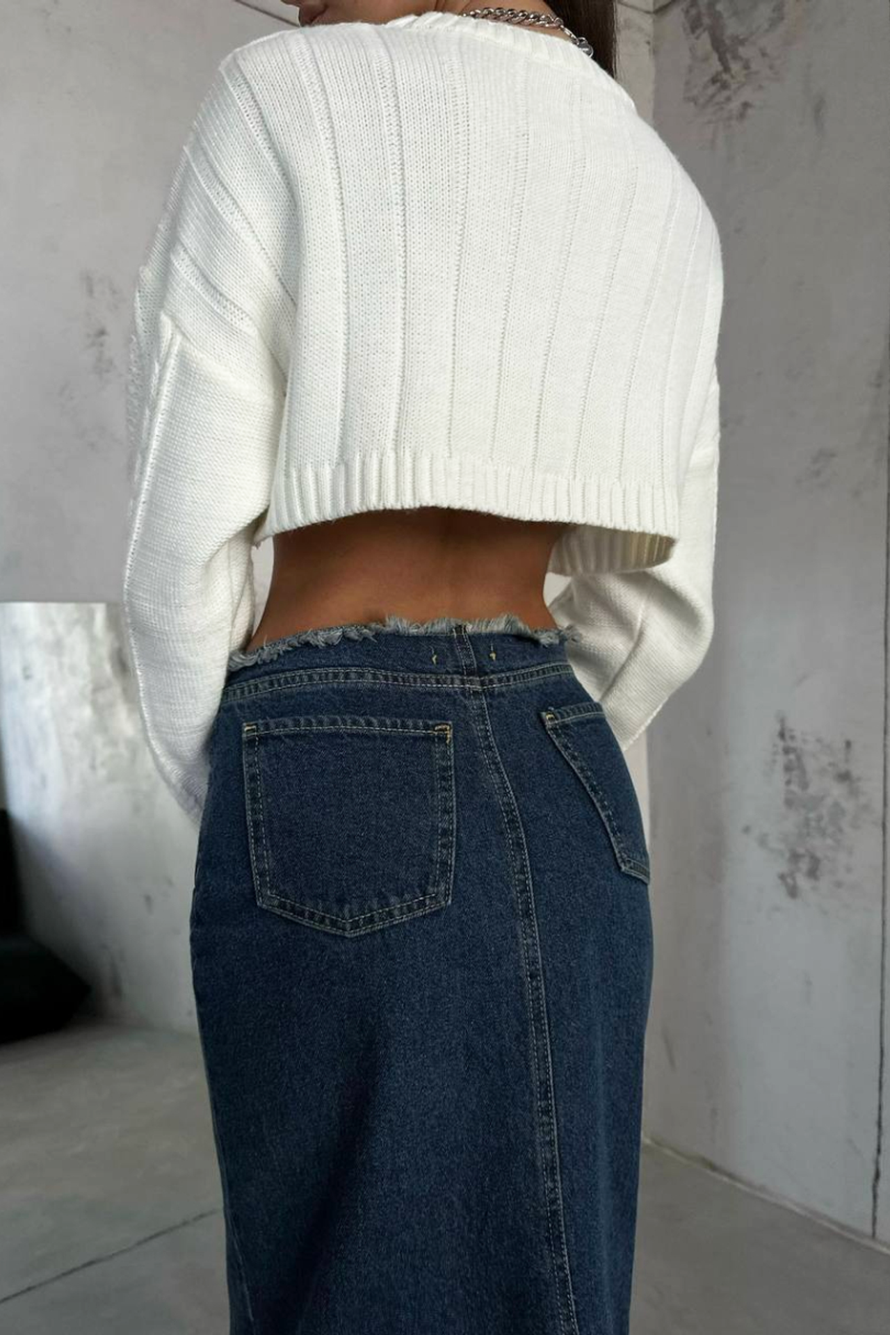 Cable Knitted Solid Crew Neck Cropped Sweater