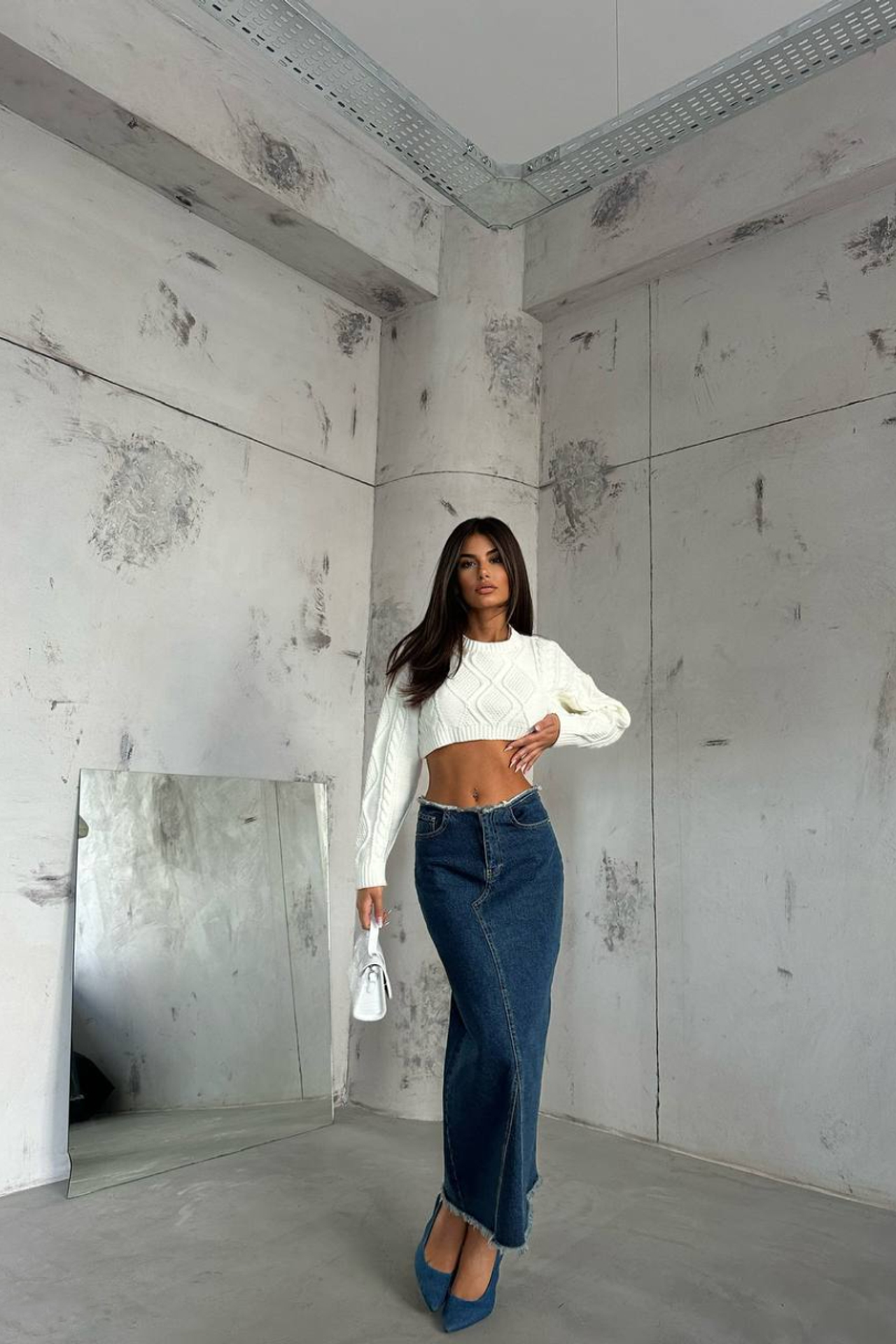 Cable Knitted Solid Crew Neck Cropped Sweater