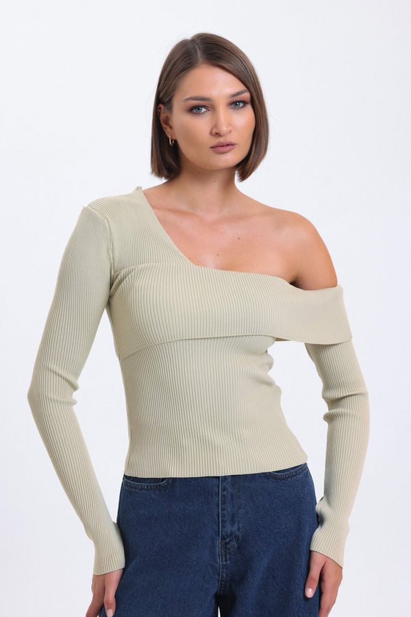 One Shoulder Asymmetrical Sweater 1