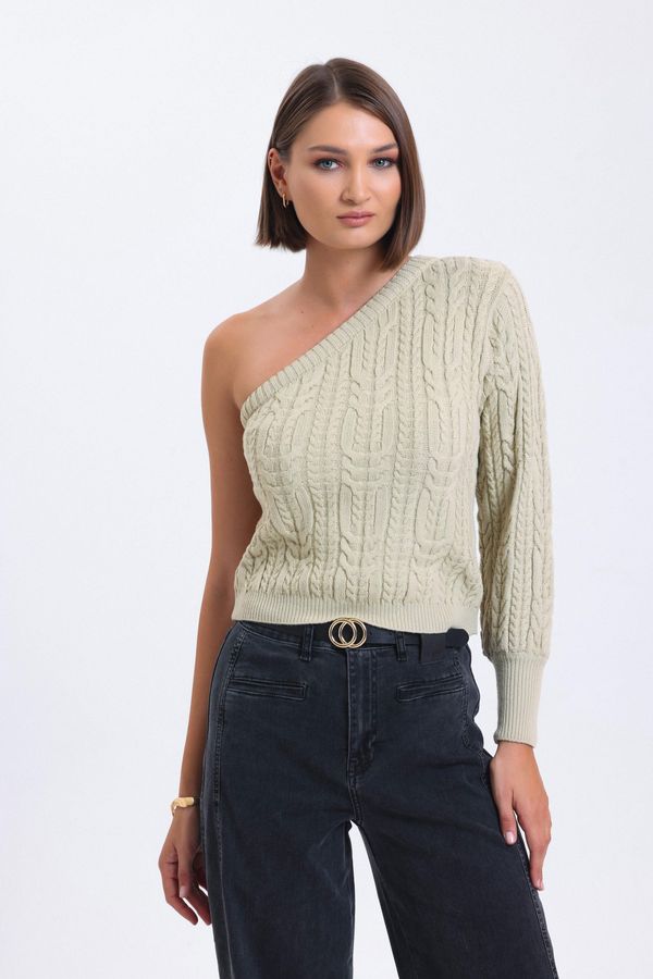 Cable Knitted One Shoulder Cropped Sweater 1