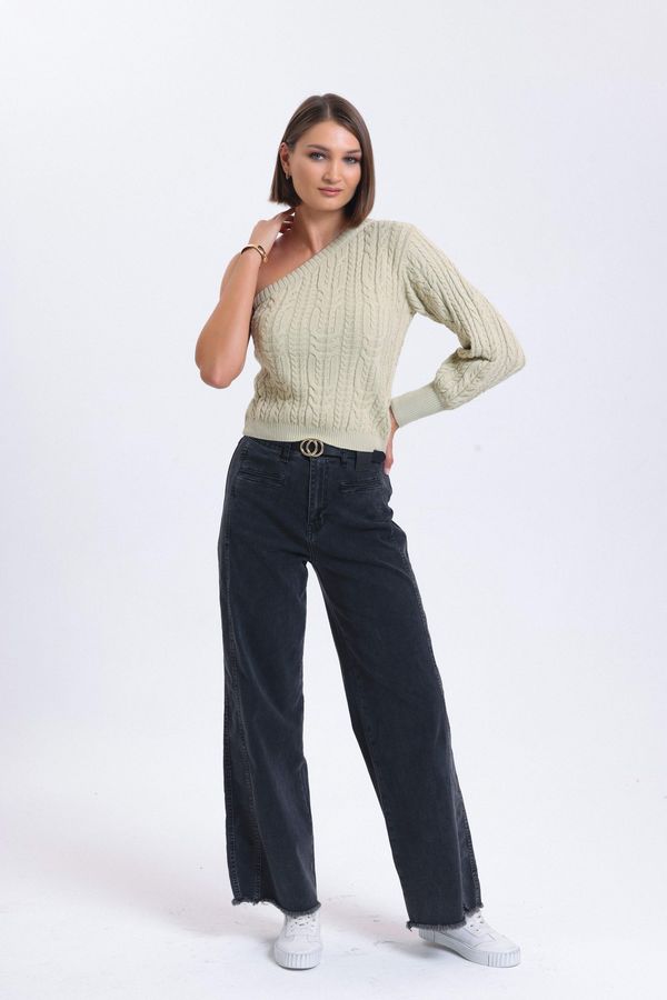 Cable Knitted One Shoulder Cropped Sweater 5