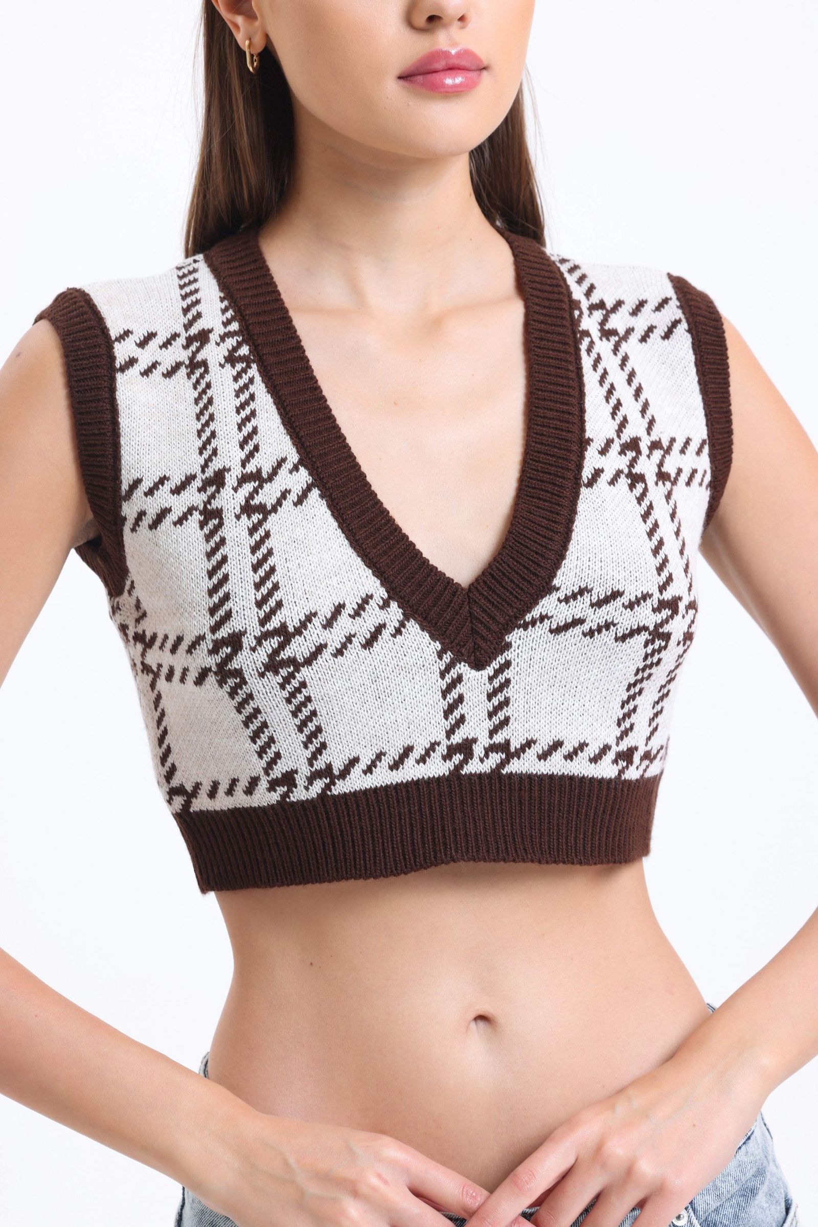 Checked V Neck Sleeveless Cropped Sweater