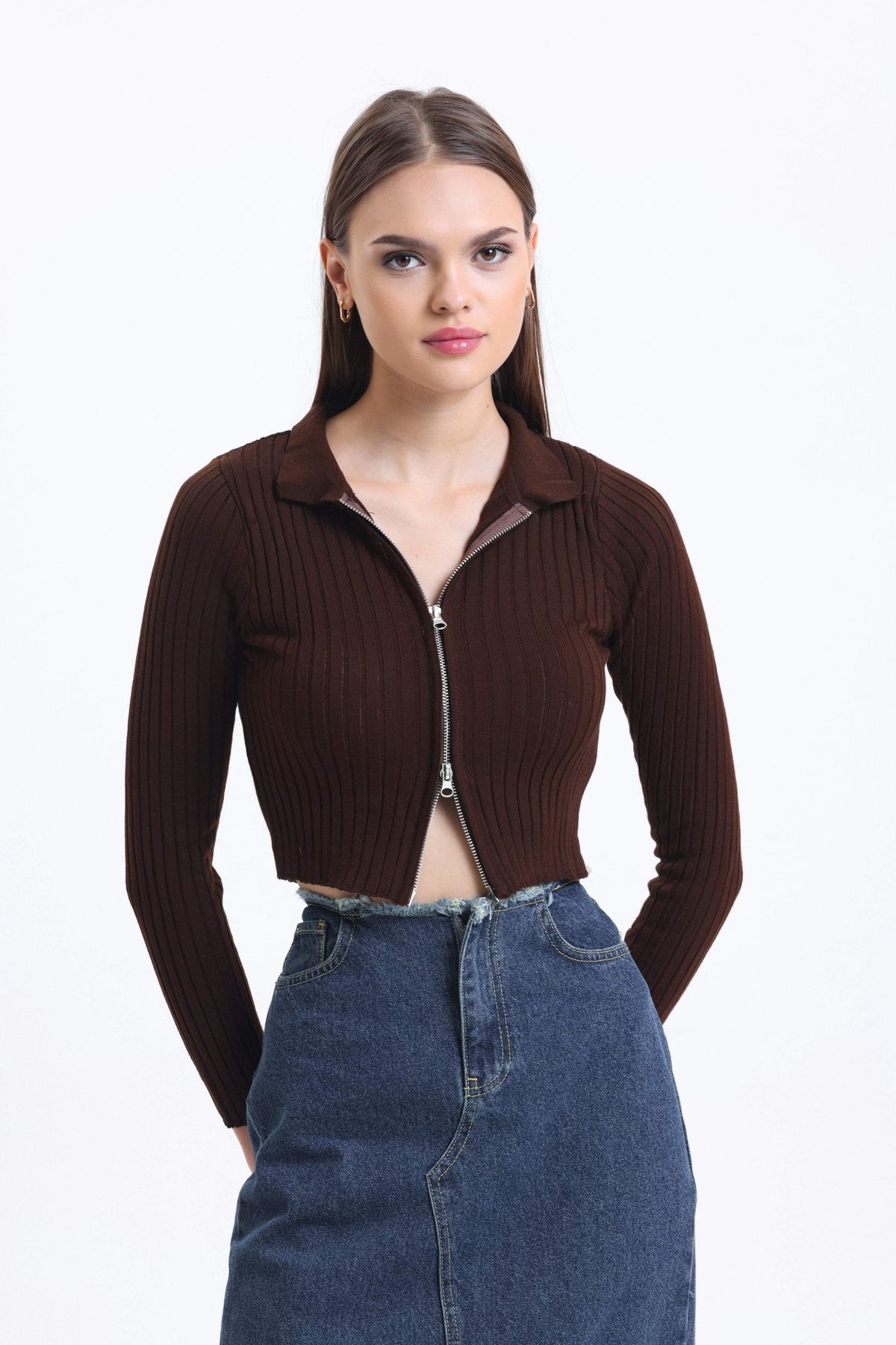 V Neck Ribbed Zippered Cropped Sweater