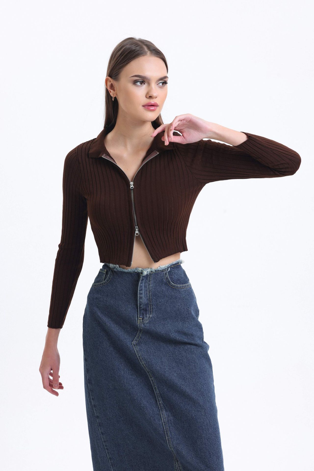 V Neck Ribbed Zippered Cropped Sweater