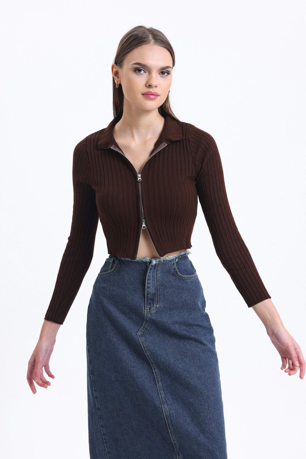 V Neck Ribbed Zippered Cropped Sweater