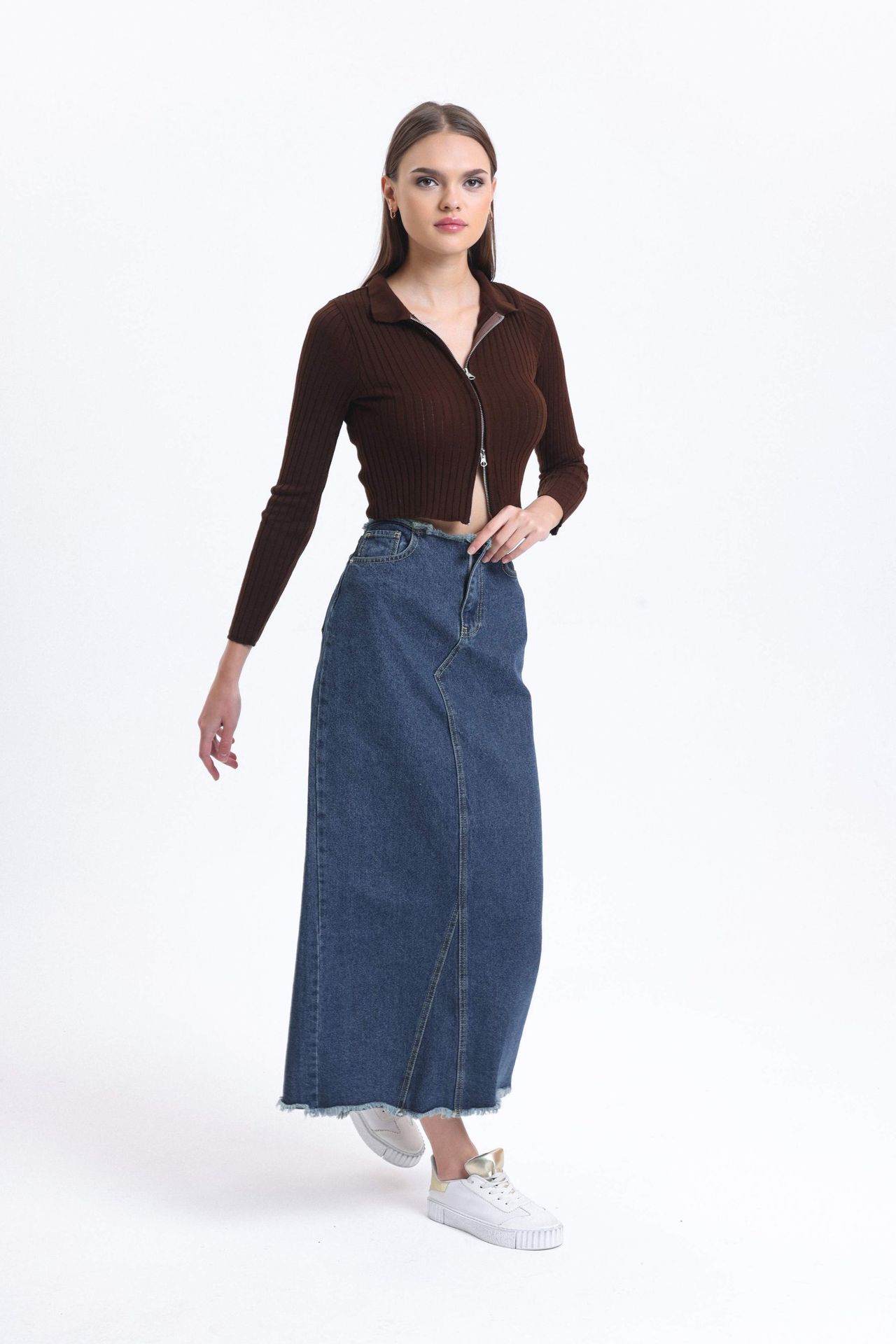 V Neck Ribbed Zippered Cropped Sweater