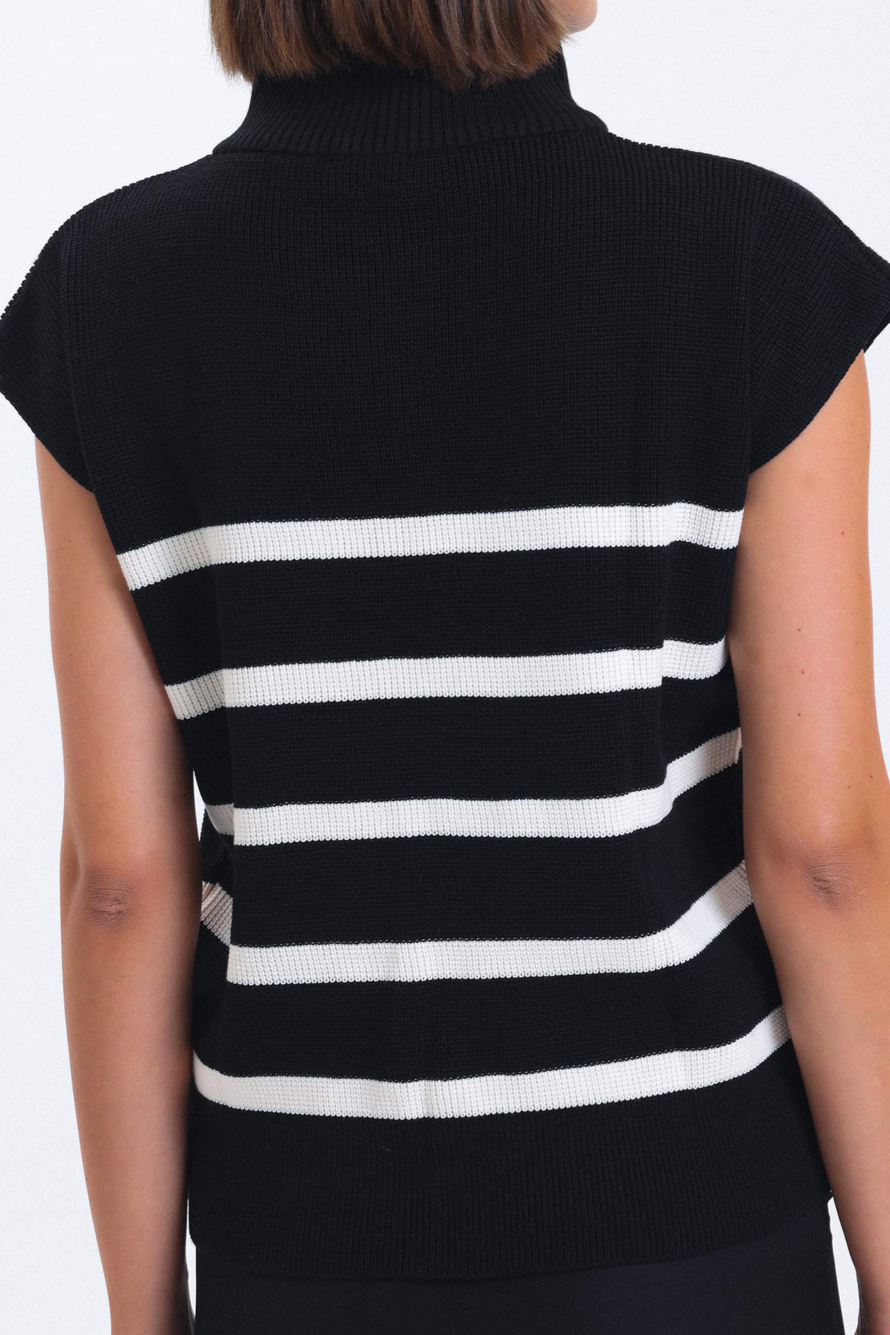 Striped Sleeveless Sweater with a Zippered Neck