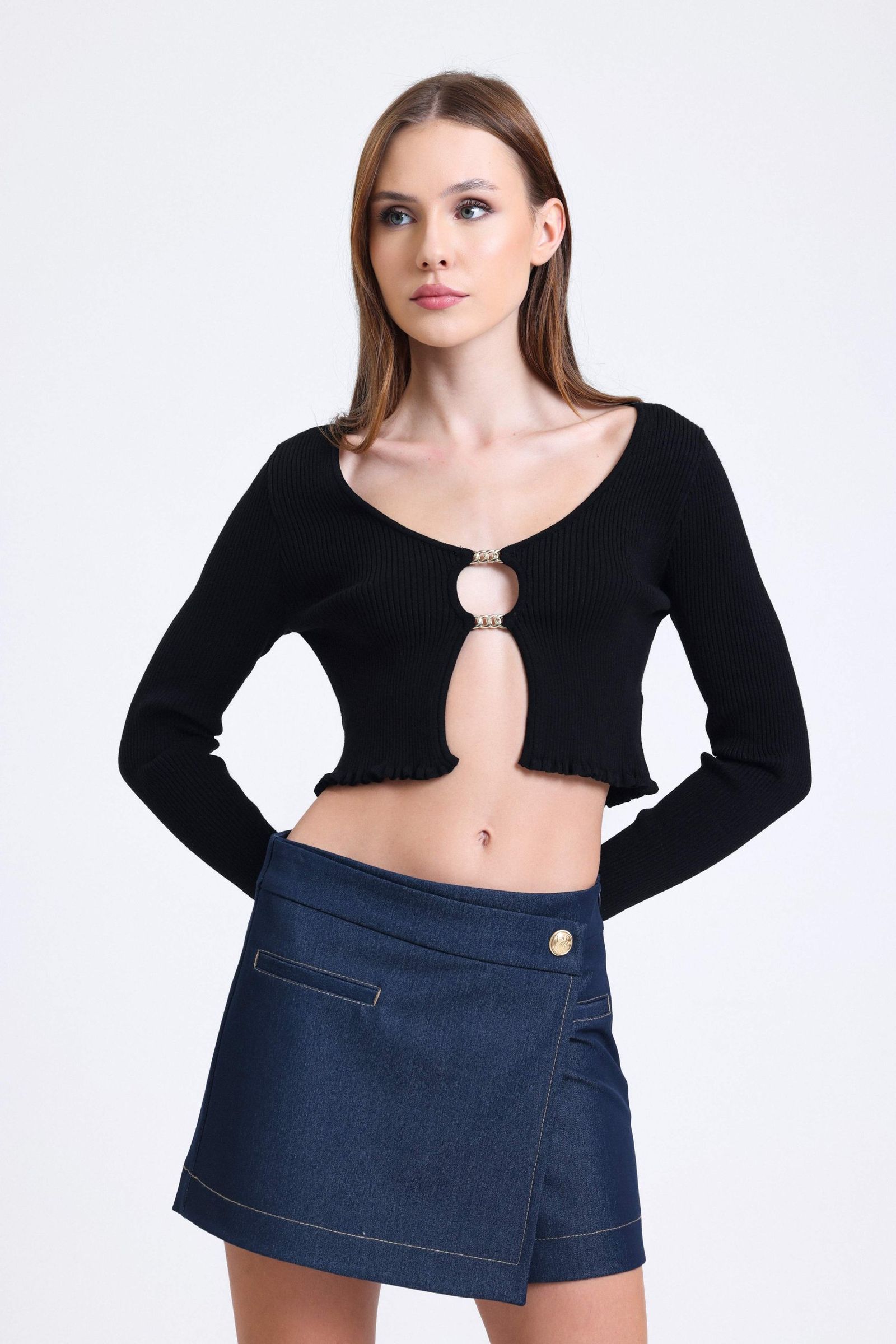 Scoop Neck Cropped Cardigan with a Cut Out