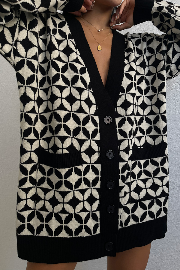 Geometric V Neck Pocket Oversized Cardigan 2