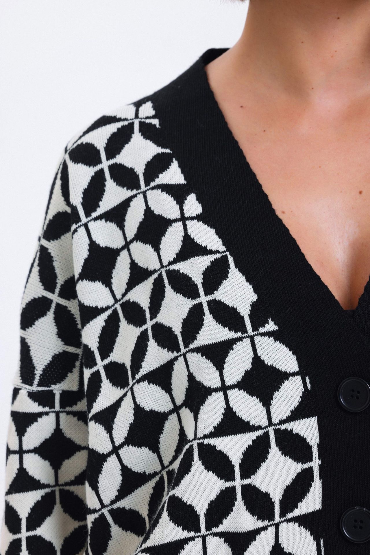 Geometric V Neck Pocket Oversized Cardigan