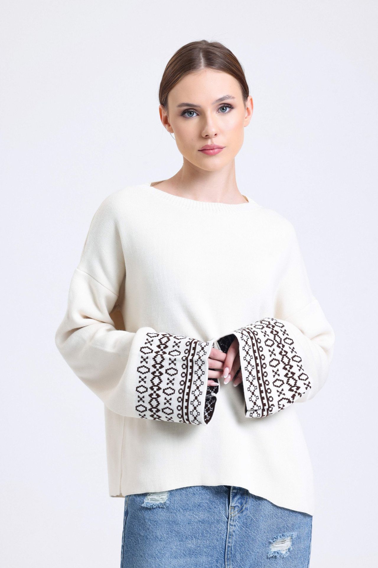 Patterned Round Neck Flare Sleeve Relaxed Sweater