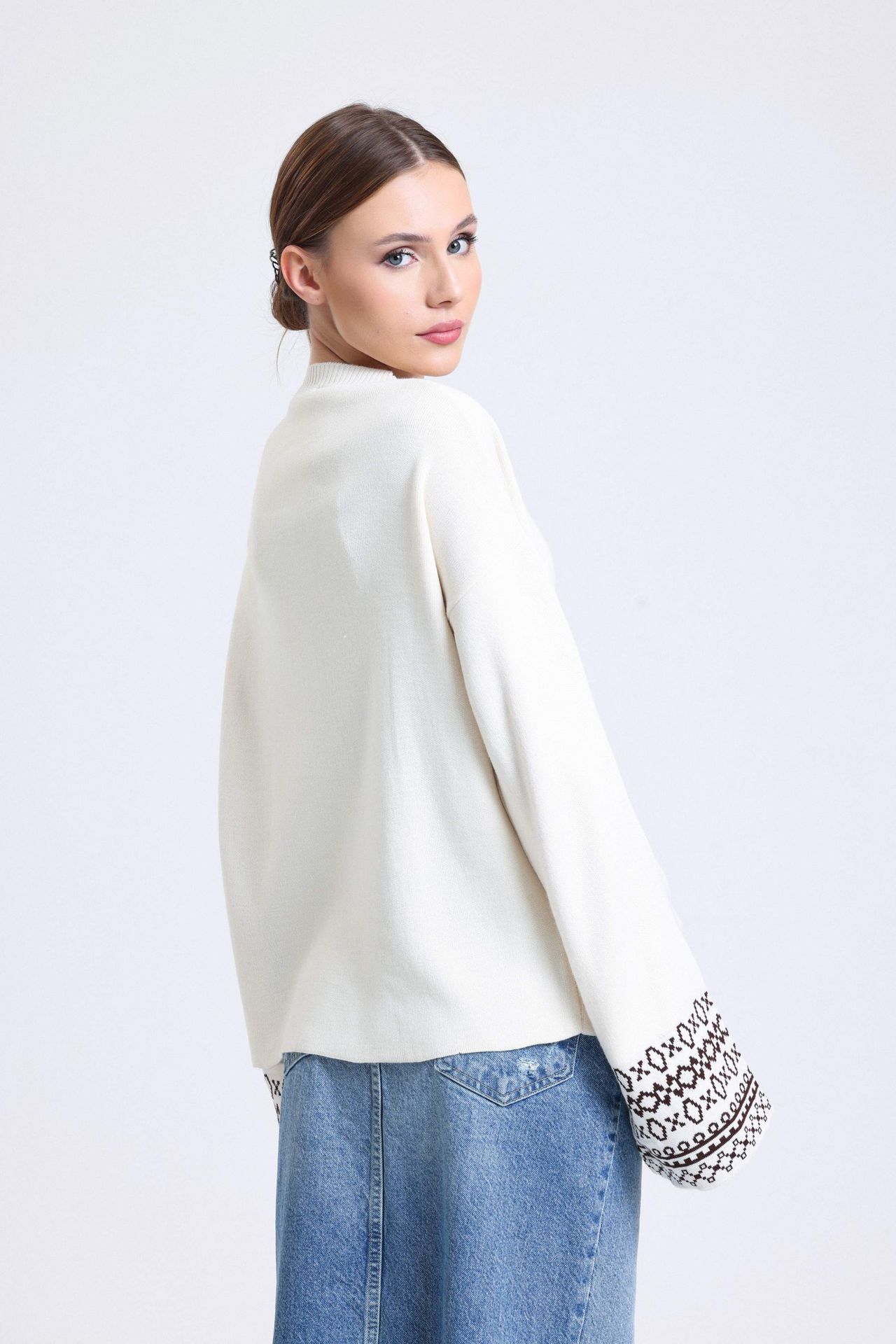 Patterned Round Neck Flare Sleeve Relaxed Sweater