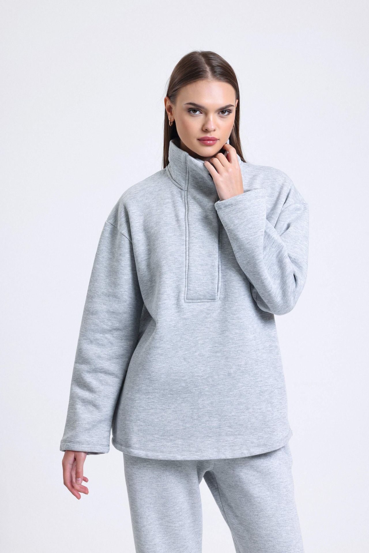 Half Open Collar Oversized Sweatshirt with a Neck Detail