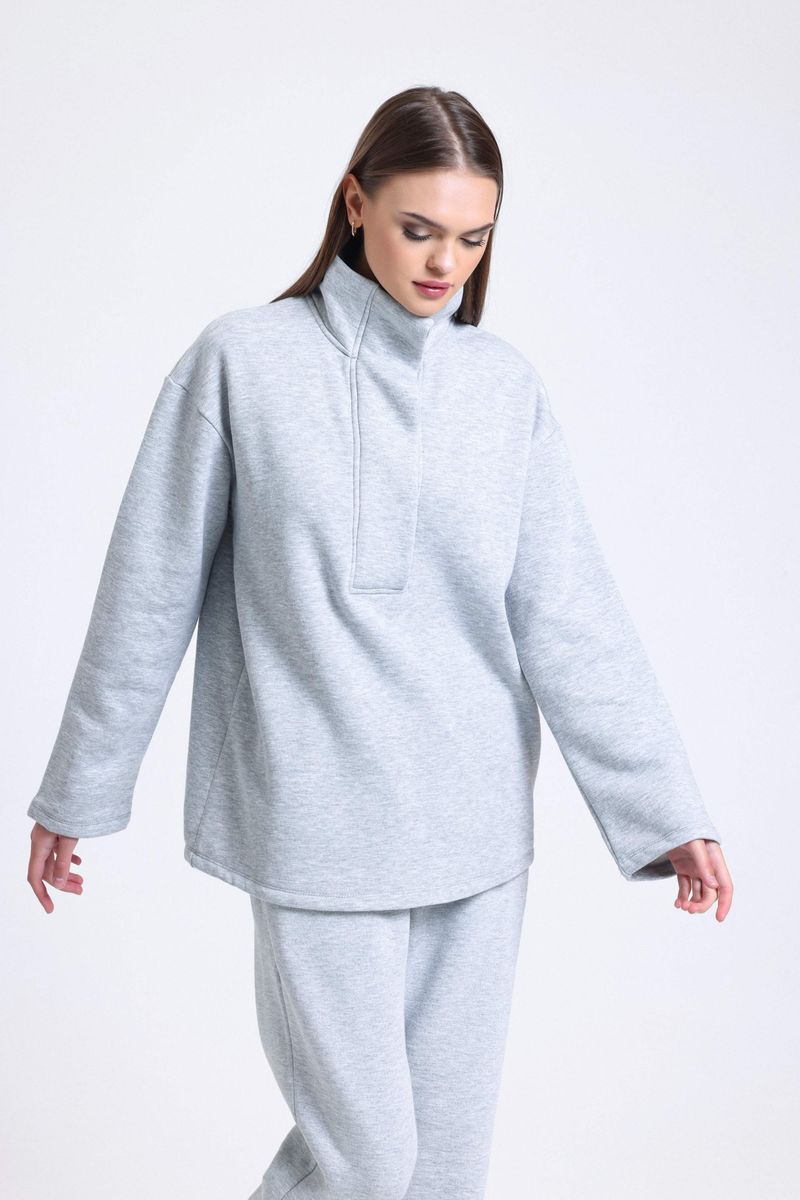 Half Open Collar Oversized Sweatshirt with a Neck Detail 3