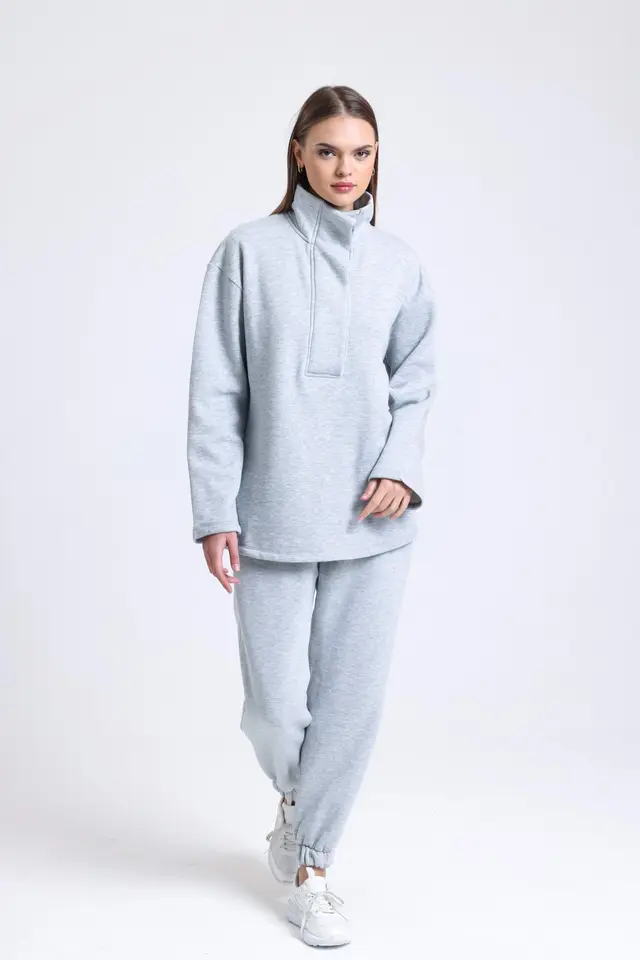 Half Open Collar Oversized Sweatshirt with a Neck Detail