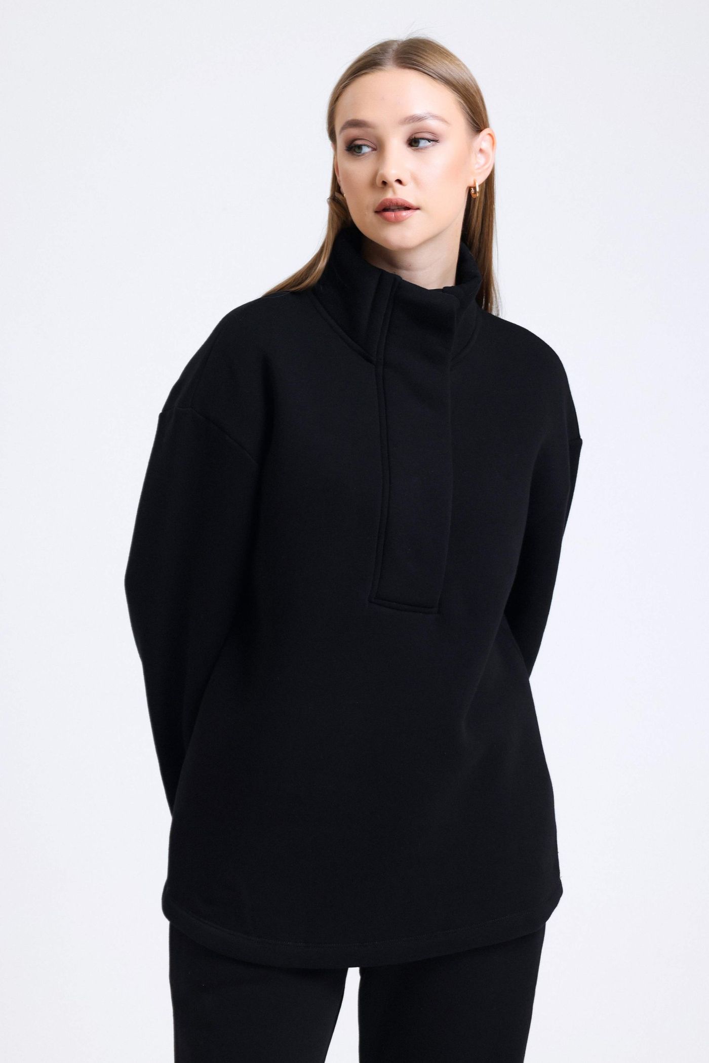 Half Open Collar Oversized Sweatshirt with a Neck Detail