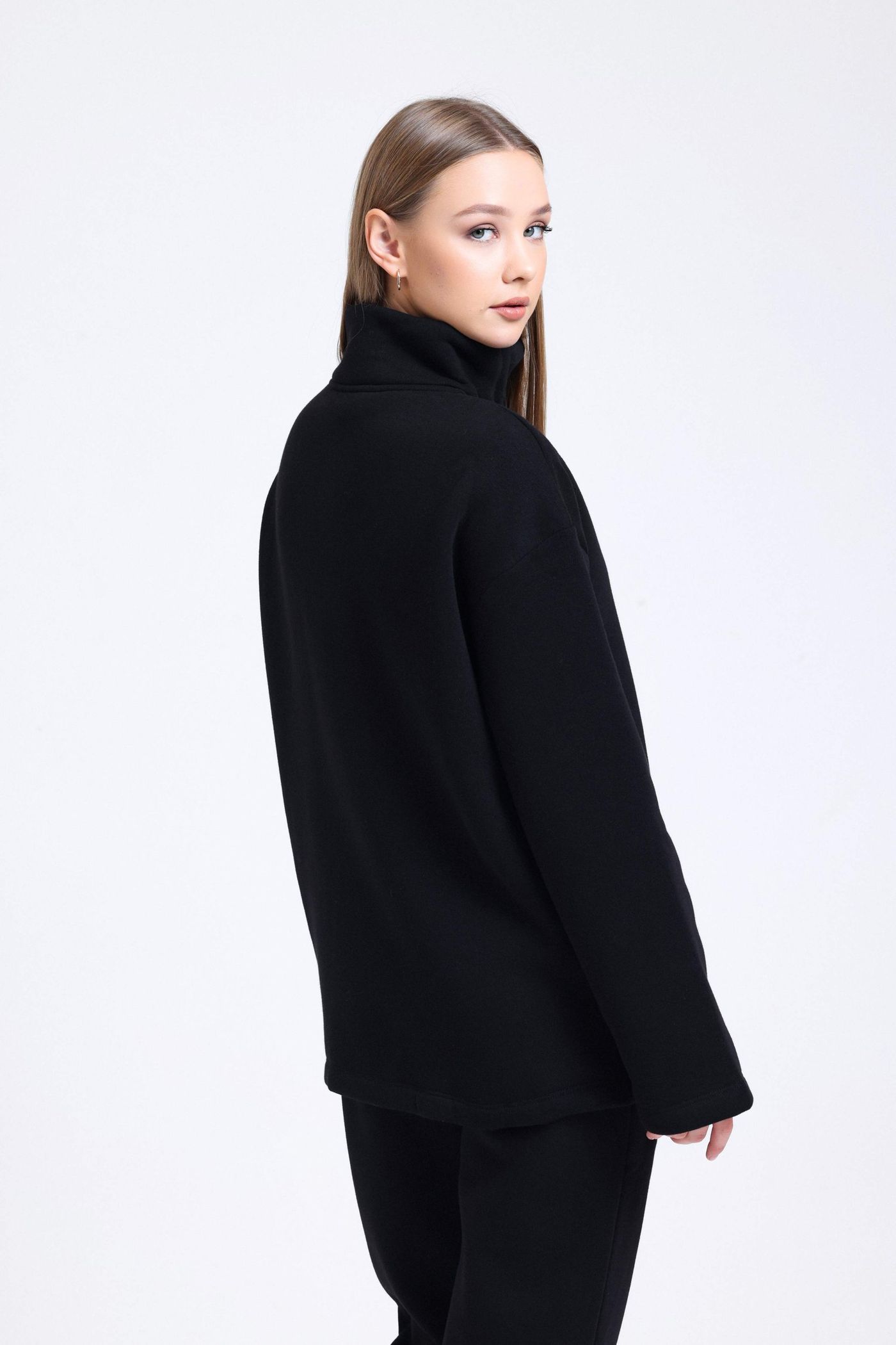 Half Open Collar Oversized Sweatshirt with a Neck Detail