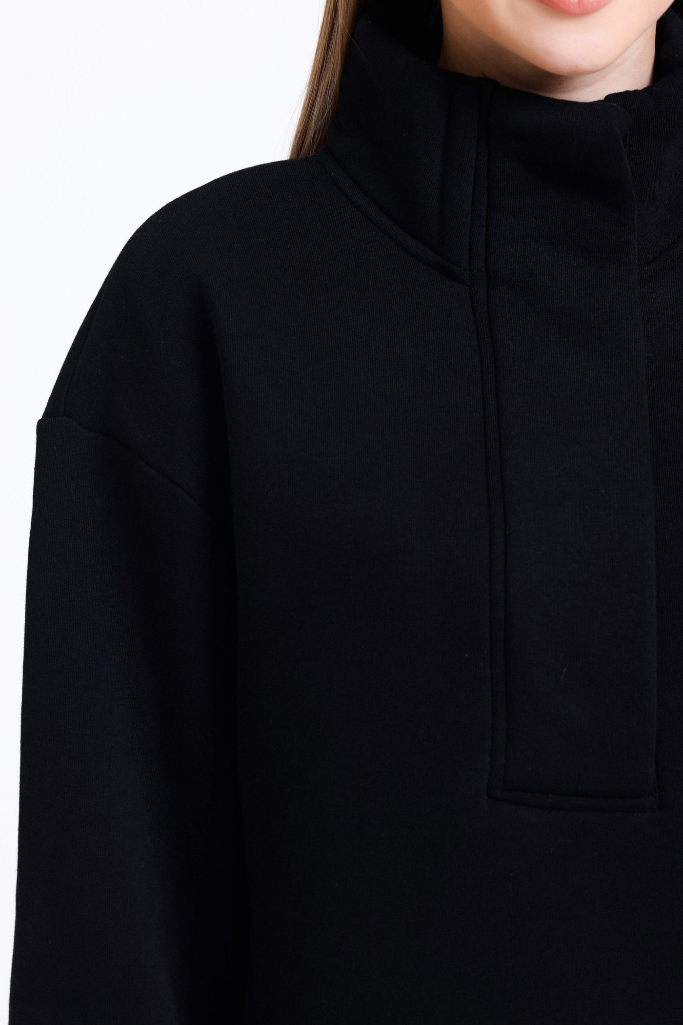 Half Open Collar Oversized Sweatshirt with a Neck Detail