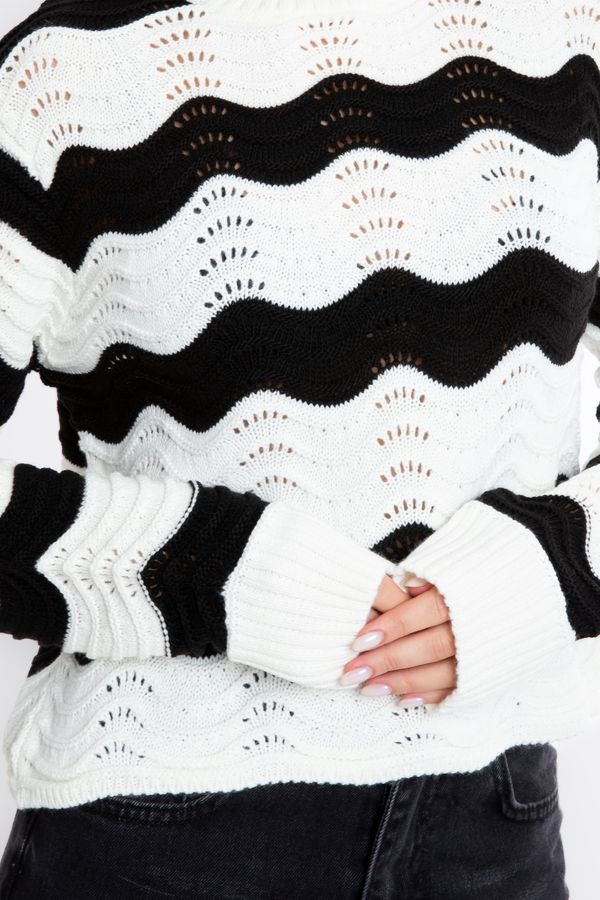 Striped High Neck Detailed Sweater 6