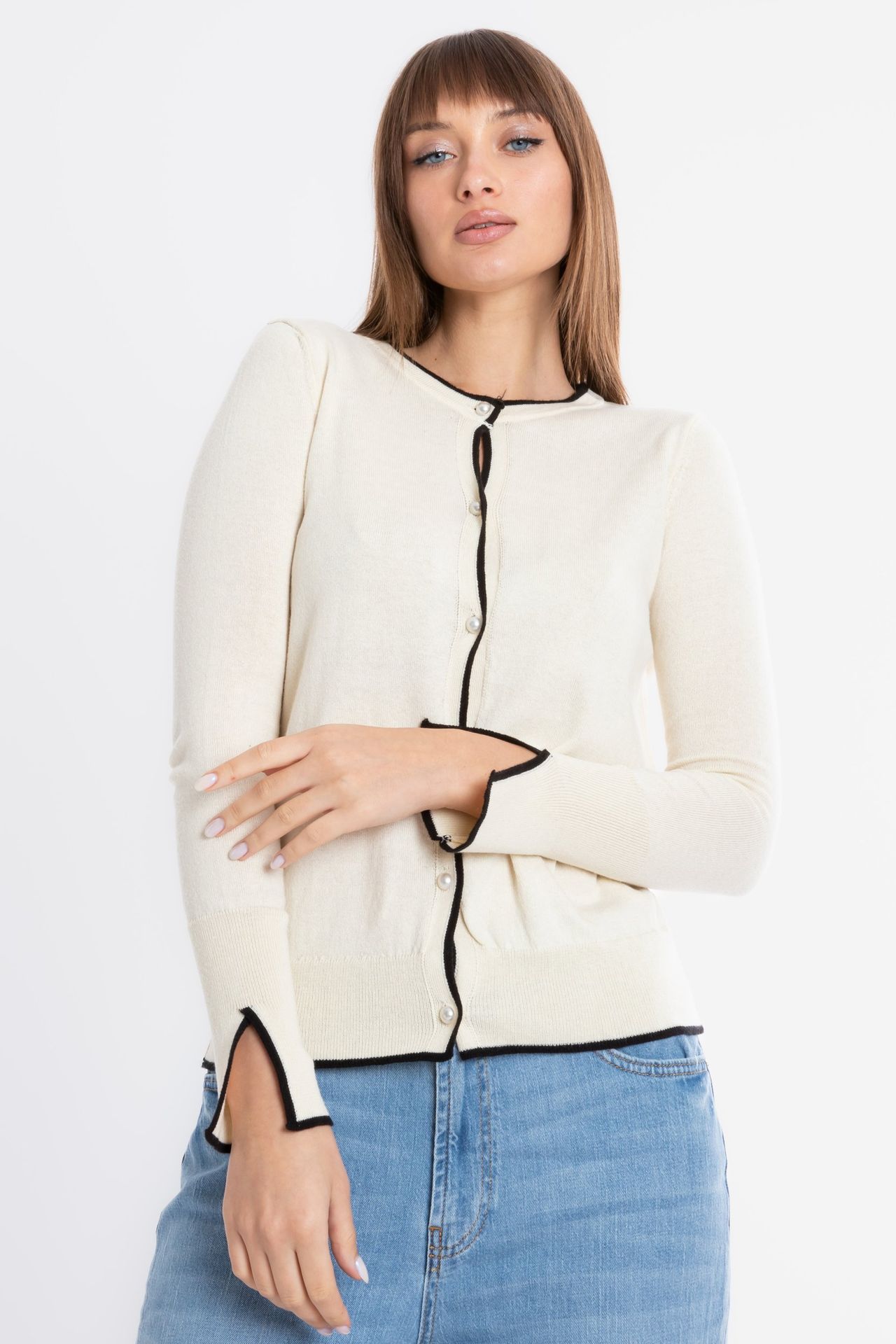 Round Neck Buttoned Classic Cardigan