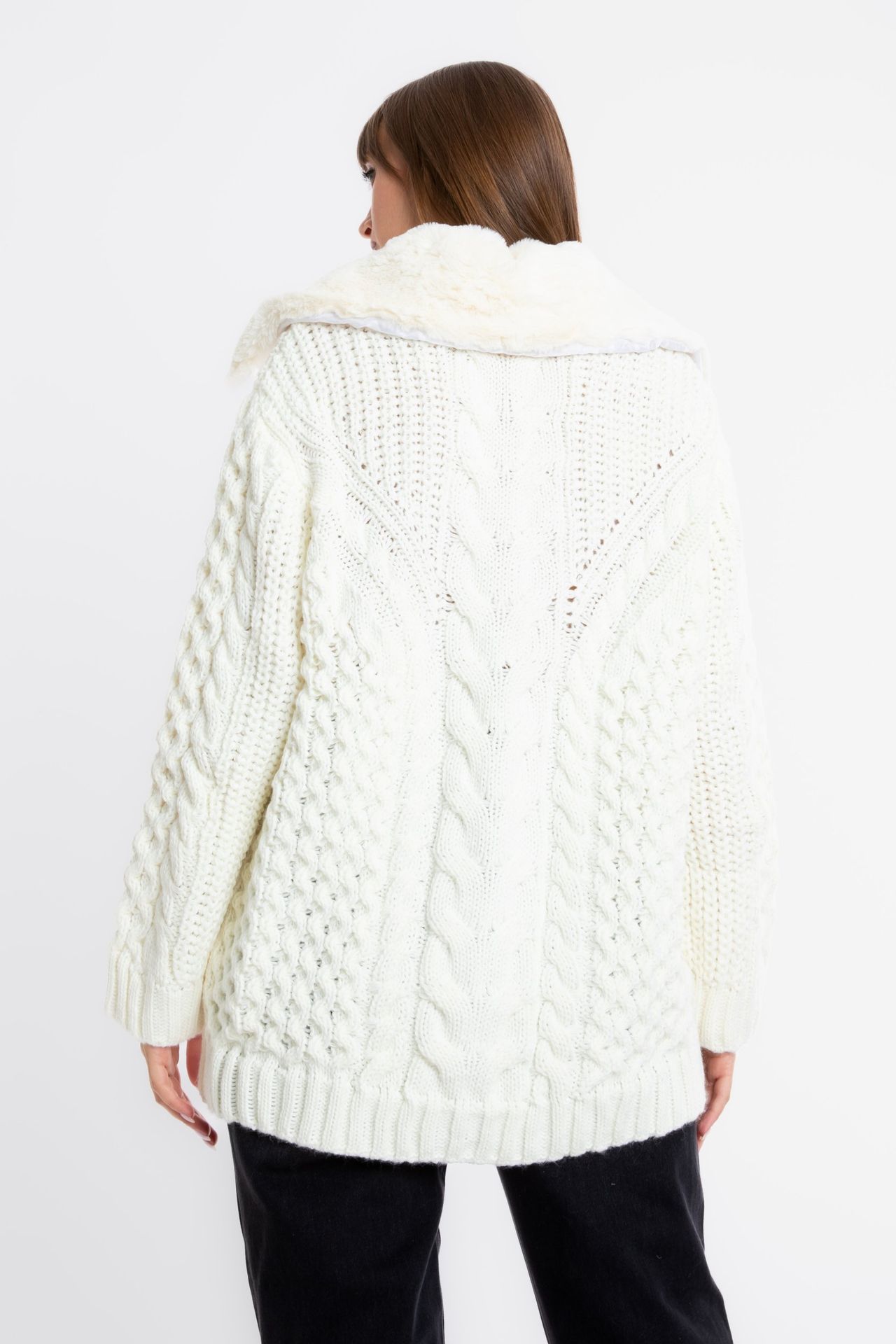 Cable Knitted Polo Collar Oversized Cardigan with a Fur Detail