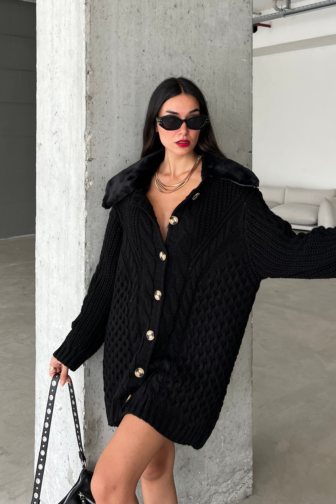Cable Knitted Polo Collar Oversized Cardigan with a Fur Detail
