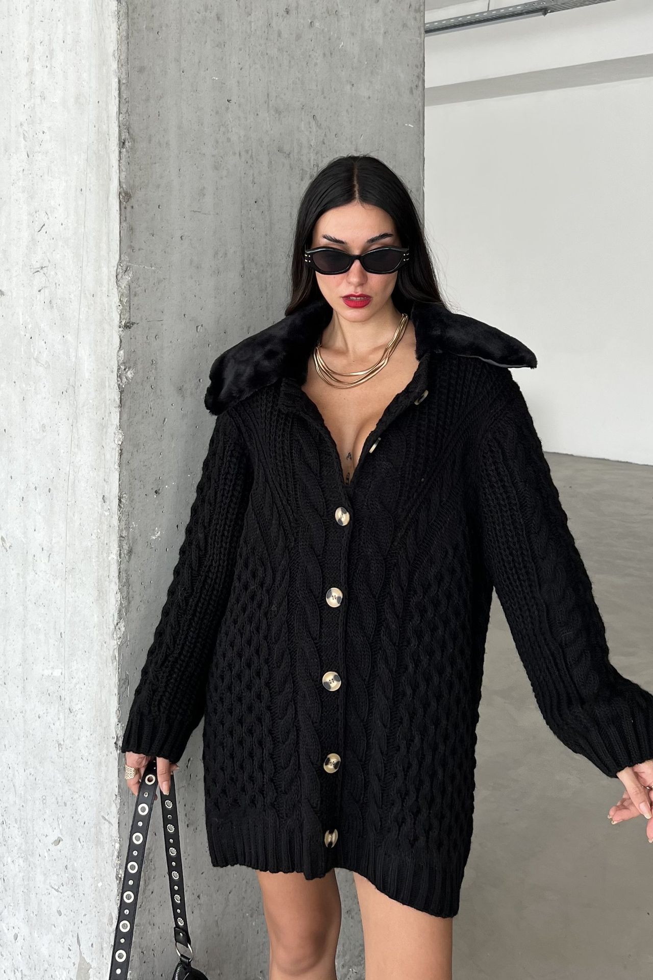 Cable Knitted Polo Collar Oversized Cardigan with a Fur Detail