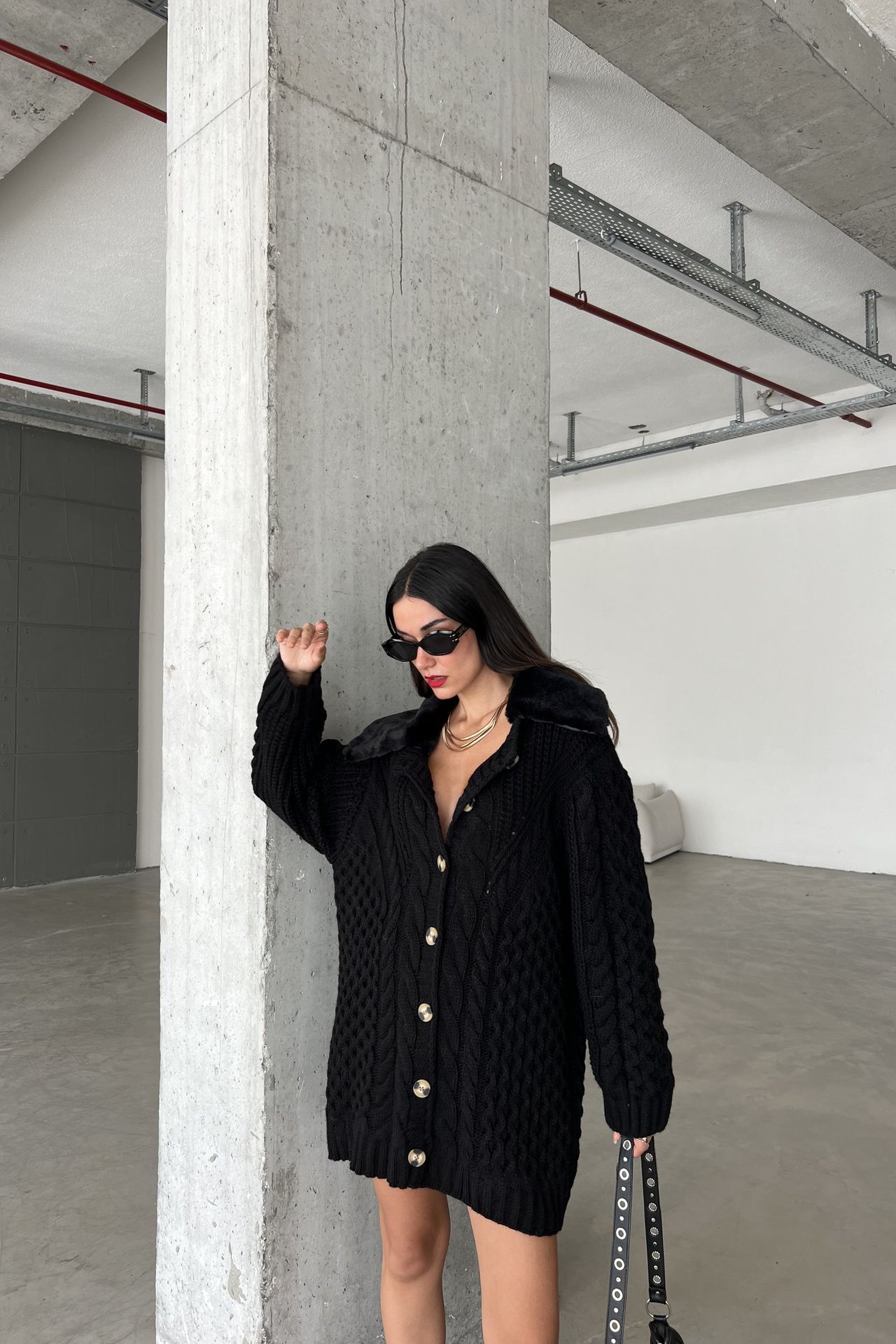 Cable Knitted Polo Collar Oversized Cardigan with a Fur Detail