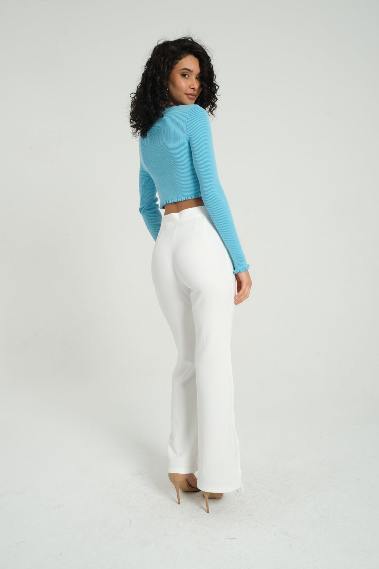 Scoop Neck Cropped Cardigan with a Cut Out