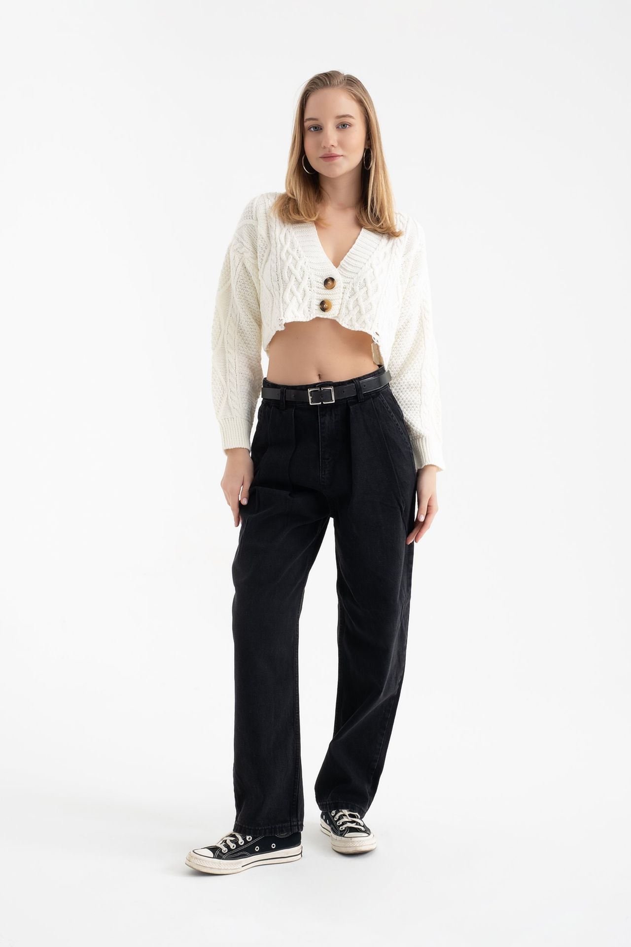 V Neck Buttoned Cropped Cardigan
