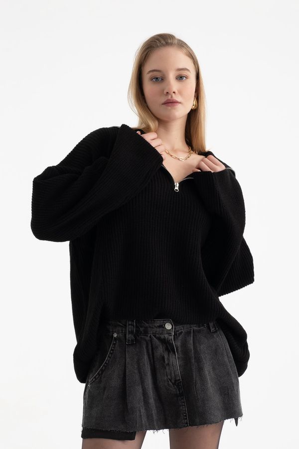 V Neck Zippered Neck Sweater 2