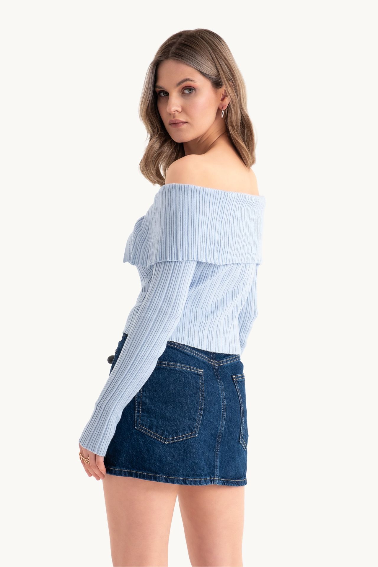 Off Shoulder Cardigan with a Collar Detail