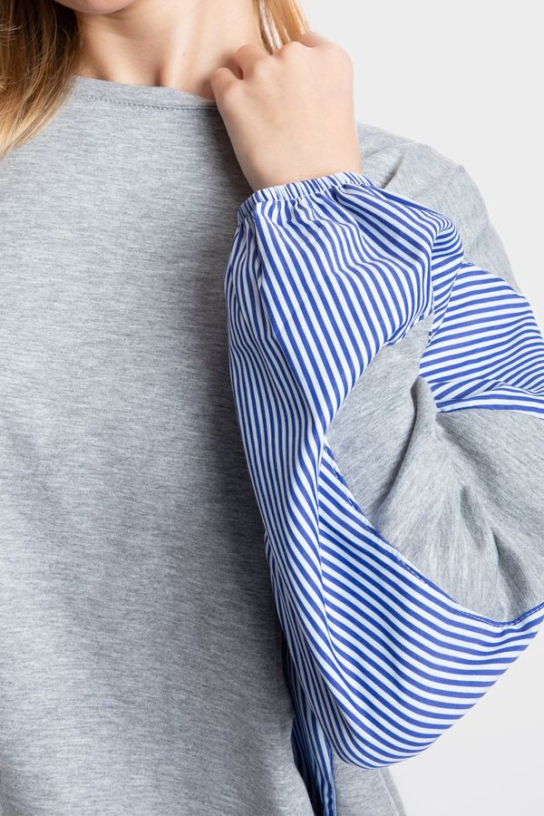 Block Coloured Round Neck Shirt with a Shirt Detailed Sleeves 5