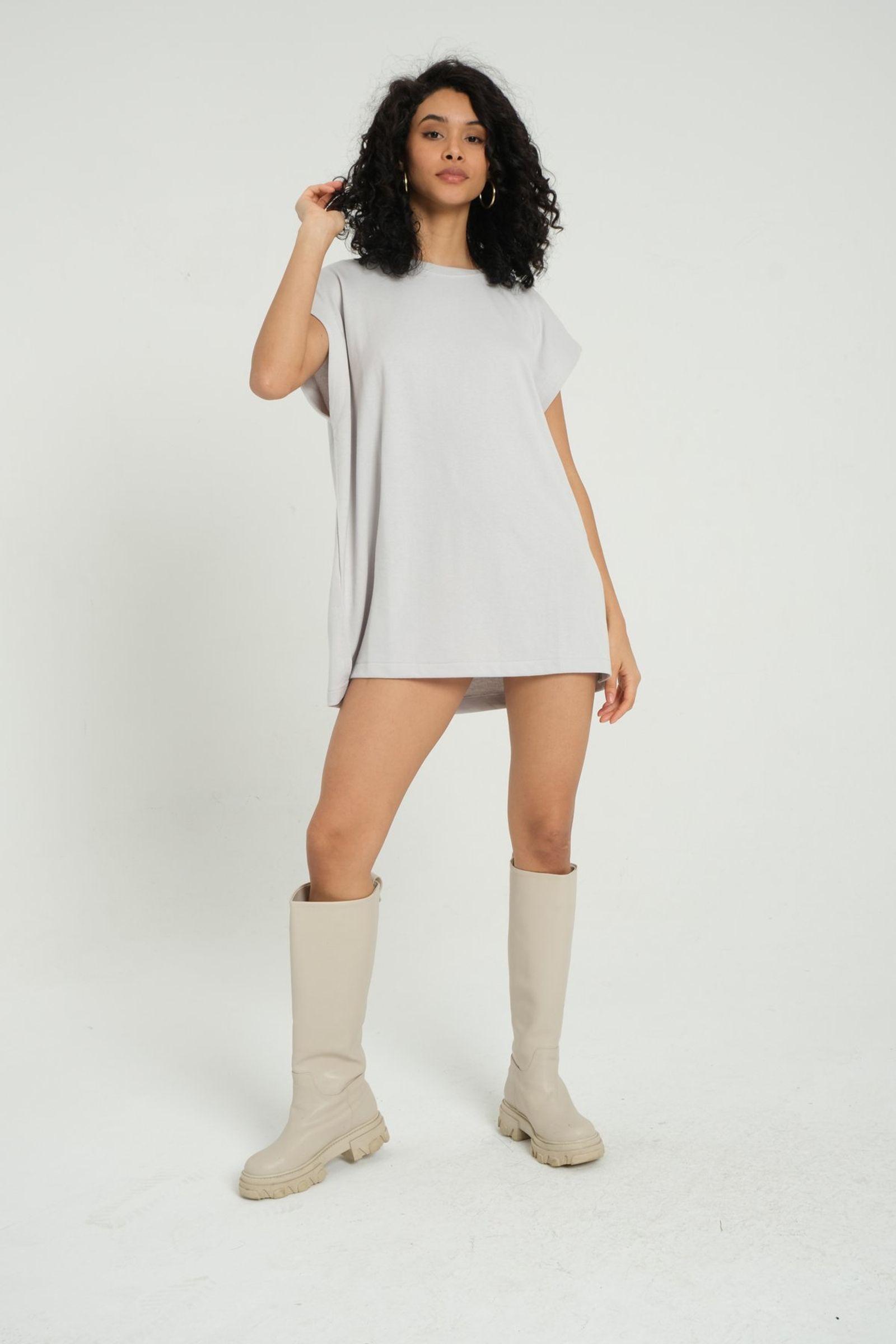 Round Neck Sleeveless Relaxed T-Shirt