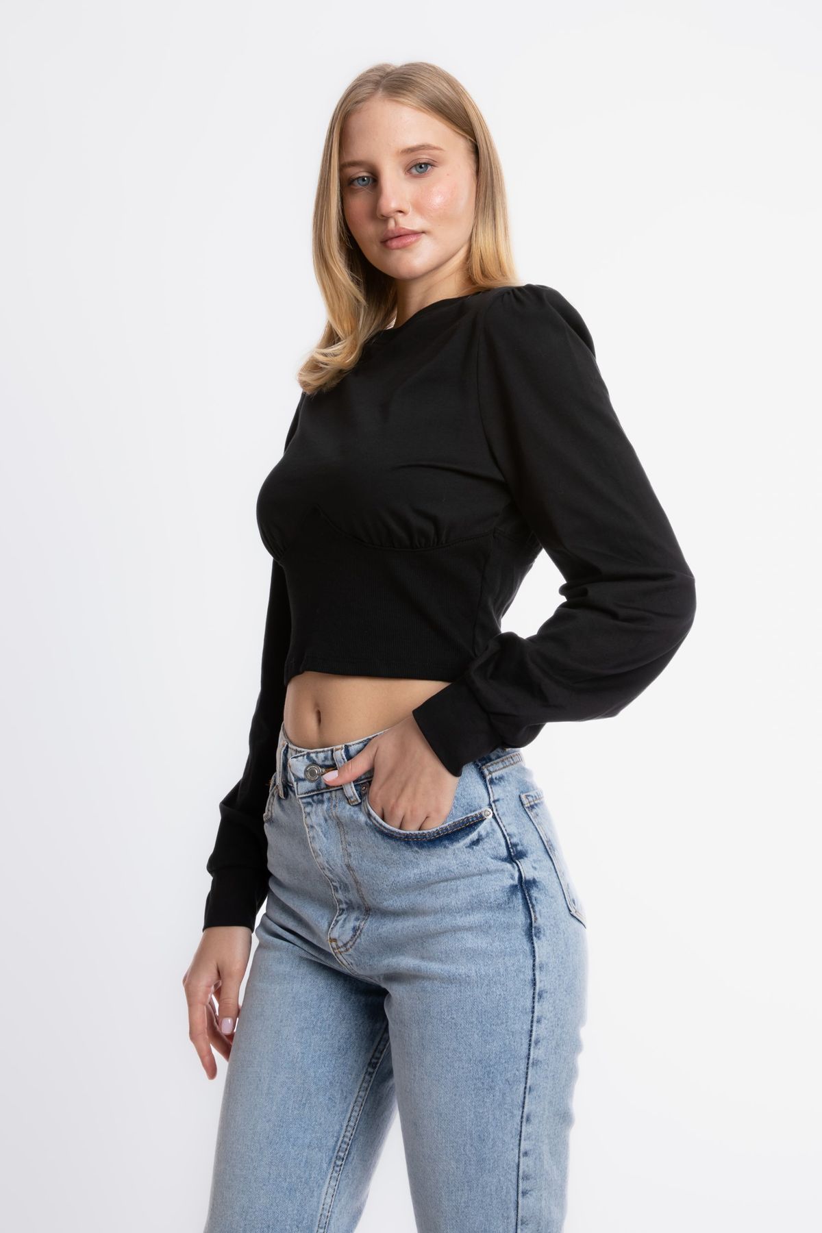 Round Neck Detailed Long Sleeve Cropped Top