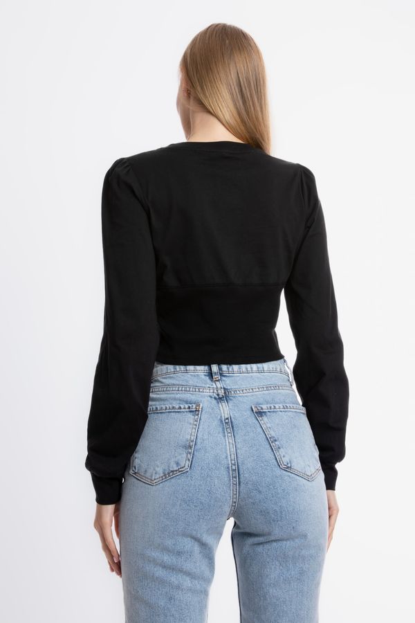 Round Neck Detailed Long Sleeve Cropped Top 4
