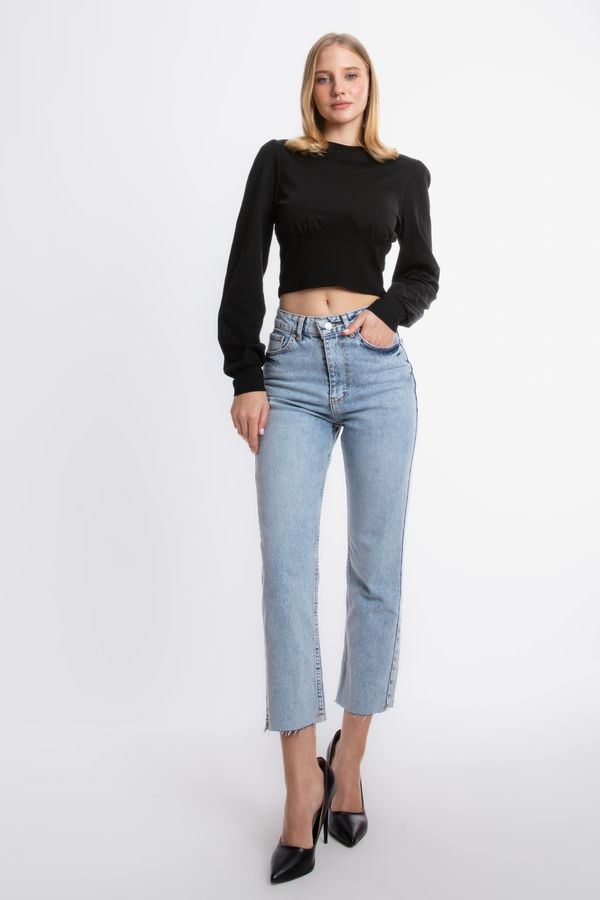 Round Neck Detailed Long Sleeve Cropped Top 6