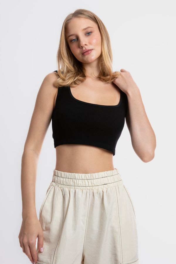 Square Neck Ribbed Cropped Tank Top 2
