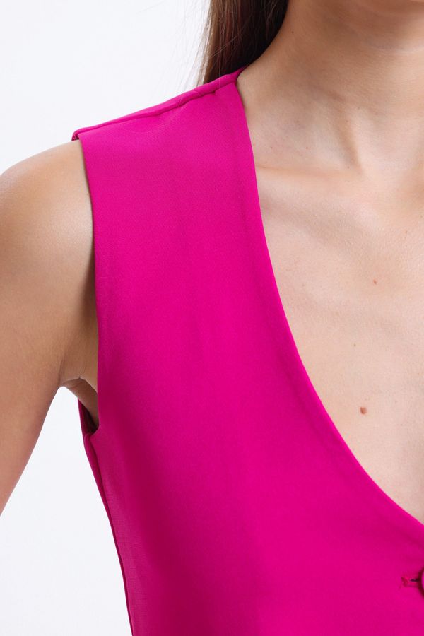 V Neck Buttoned Cropped Waistcoat 7