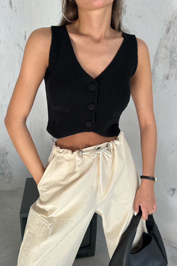 V Neck Knitted Buttoned Cropped Waistcoat