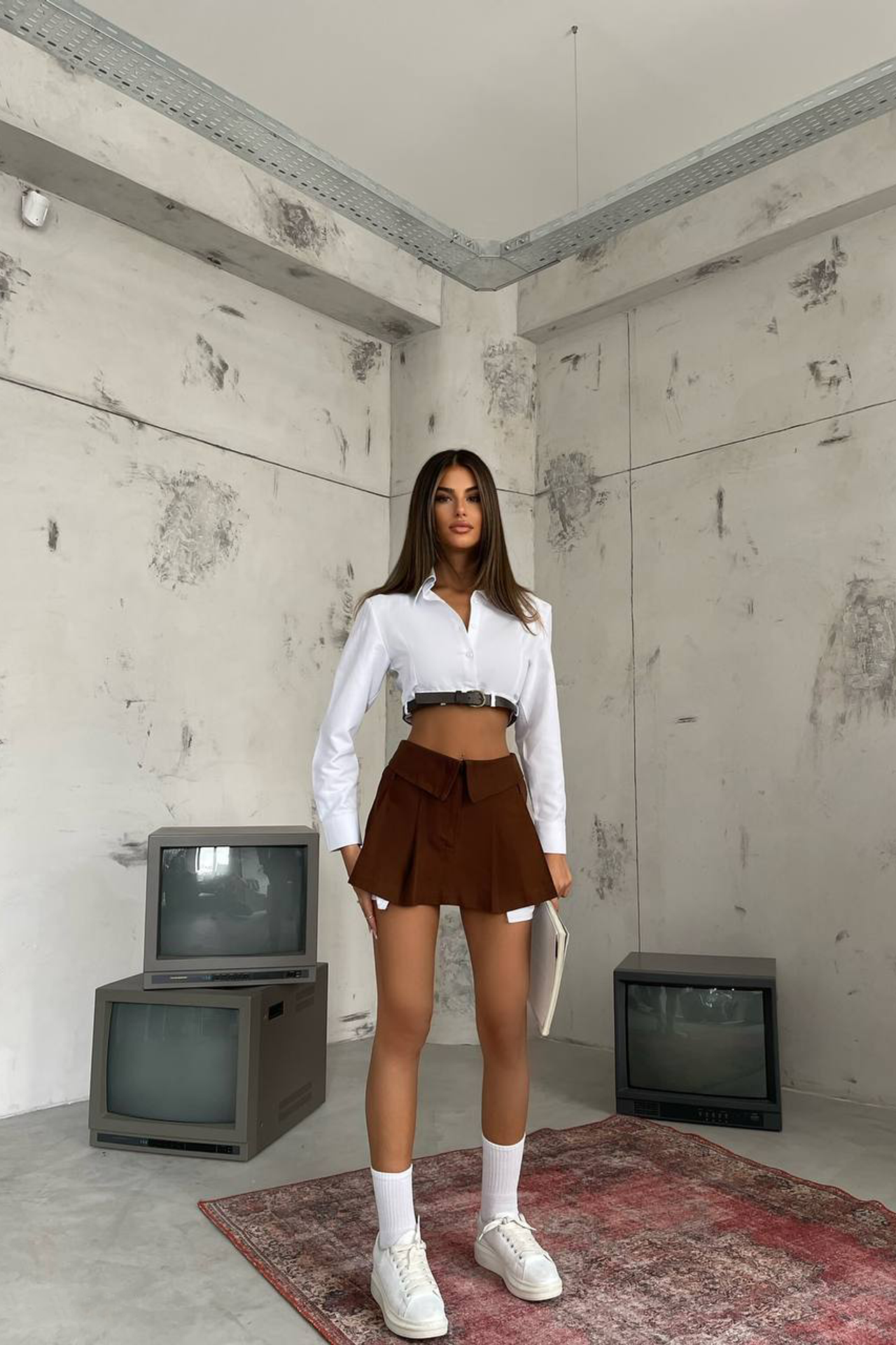 Padded Shoulder Cropped Shirt with a Belt