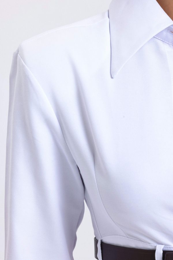 Padded Shoulder Cropped Shirt with a Belt 4