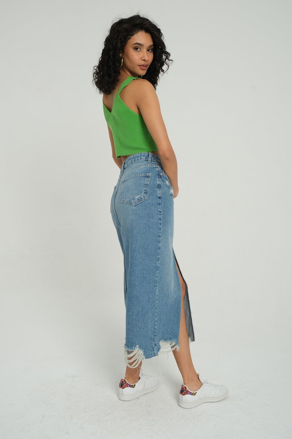 V Neck Knitted Ribbed Zippered Crop Top