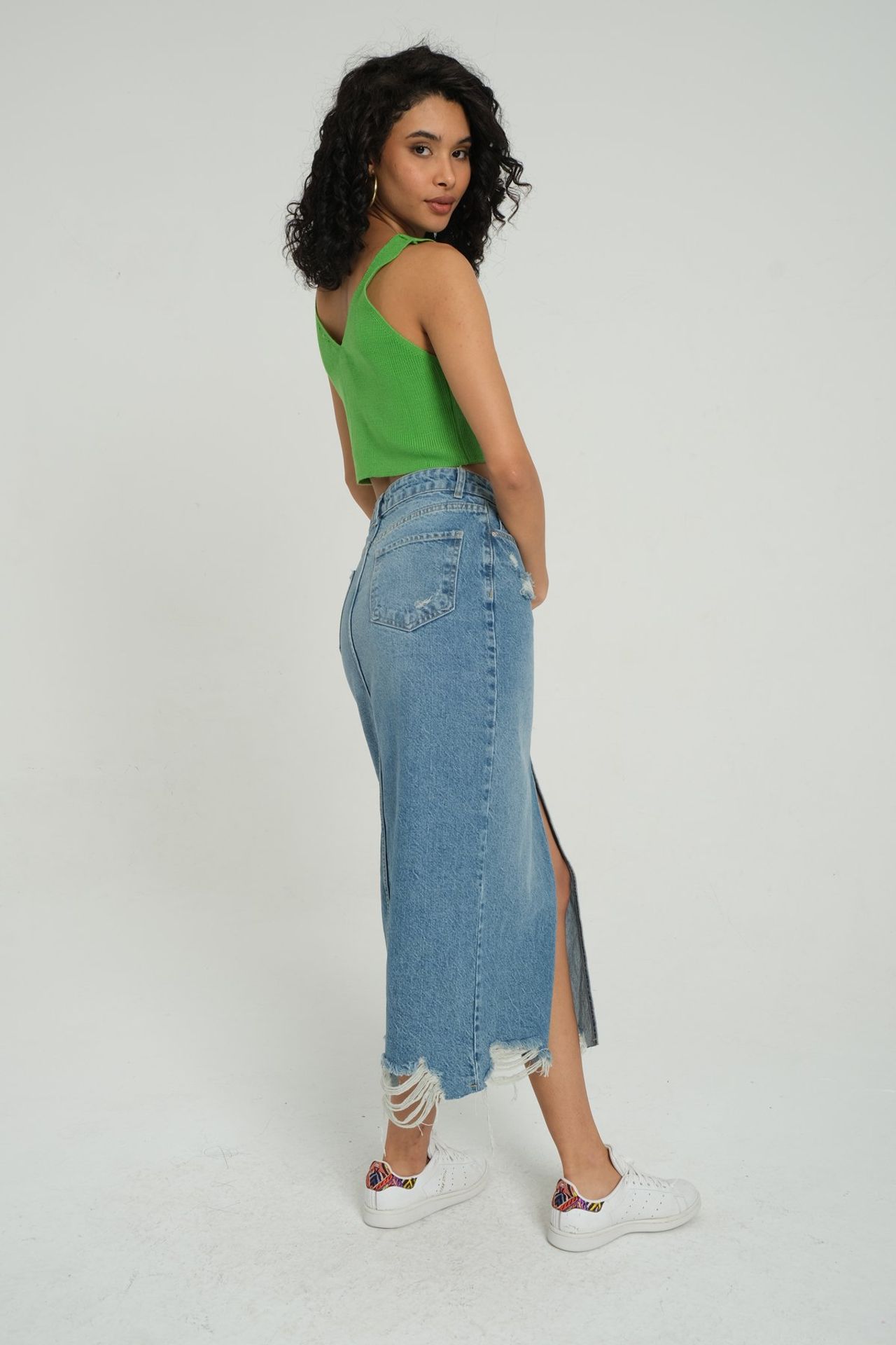 V Neck Knitted Ribbed Zippered Crop Top