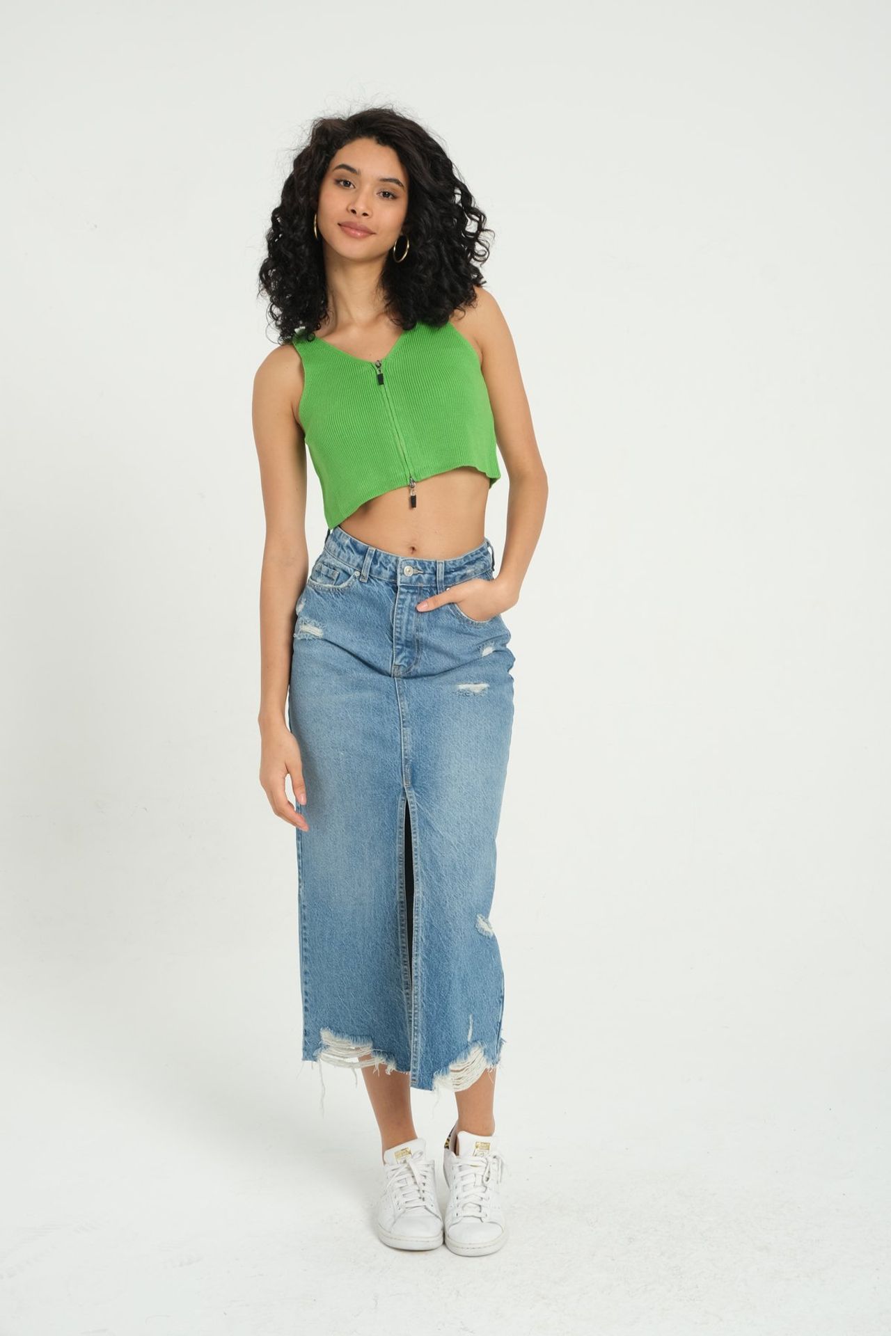V Neck Knitted Ribbed Zippered Crop Top