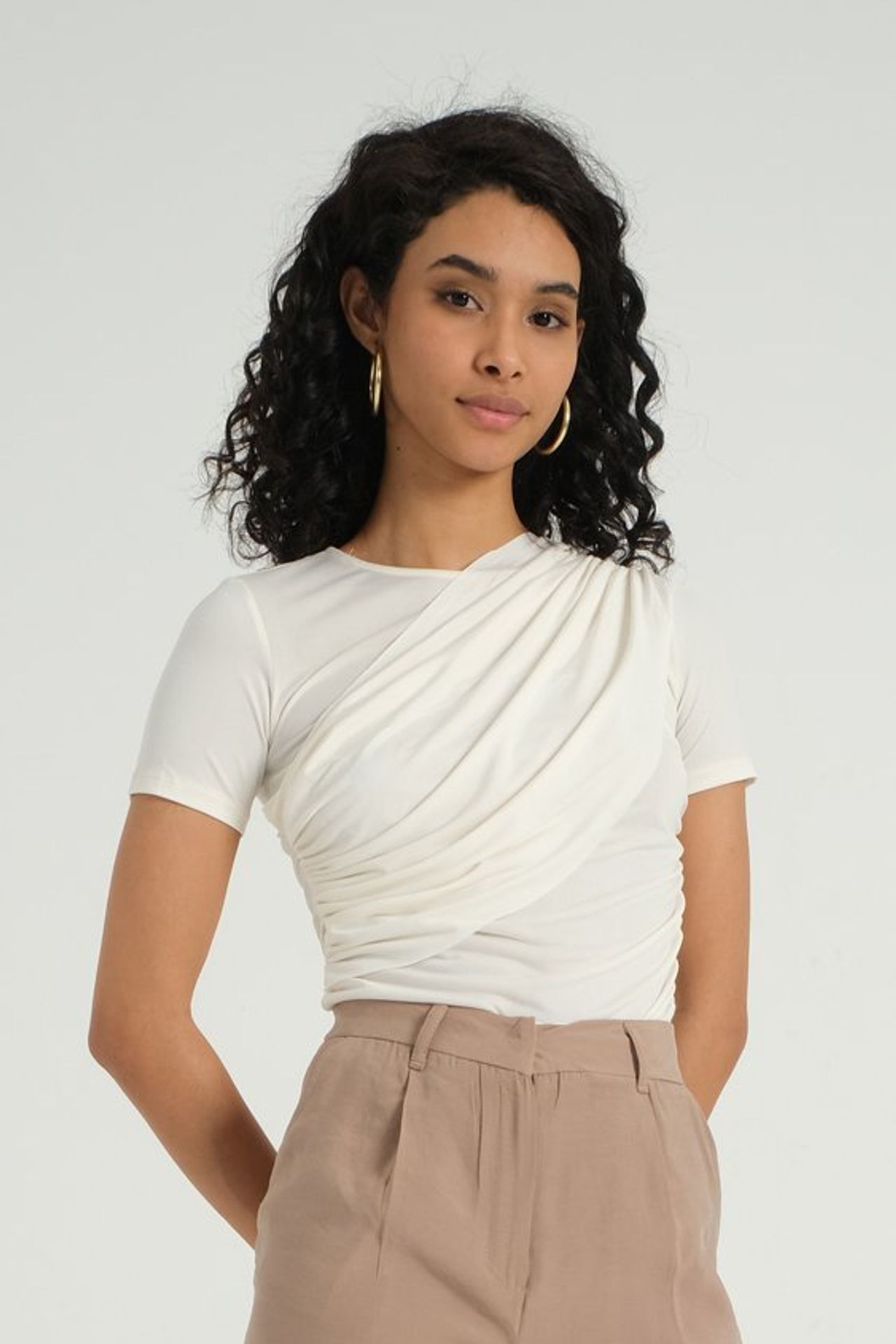 Round Neck Slinky Fabric Shoulder To Waist Gathered Top
