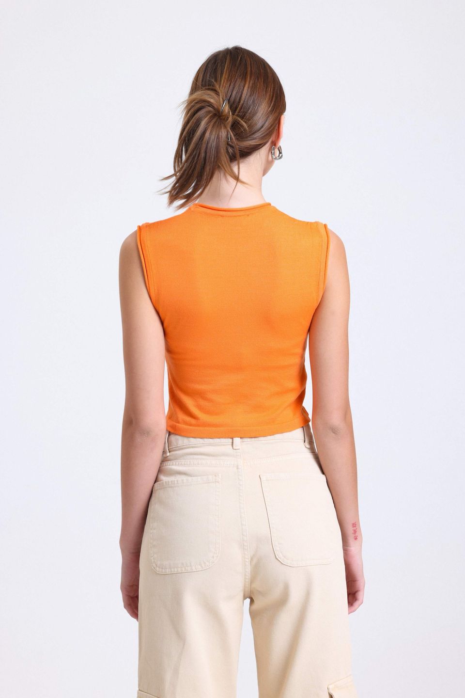 Round Neck Knitted Ribbed Crop Top with a Neck Detail