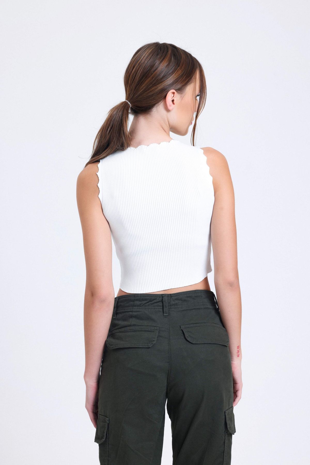Round Neck Knitted Ribbed Crop Top with a Neck Detail