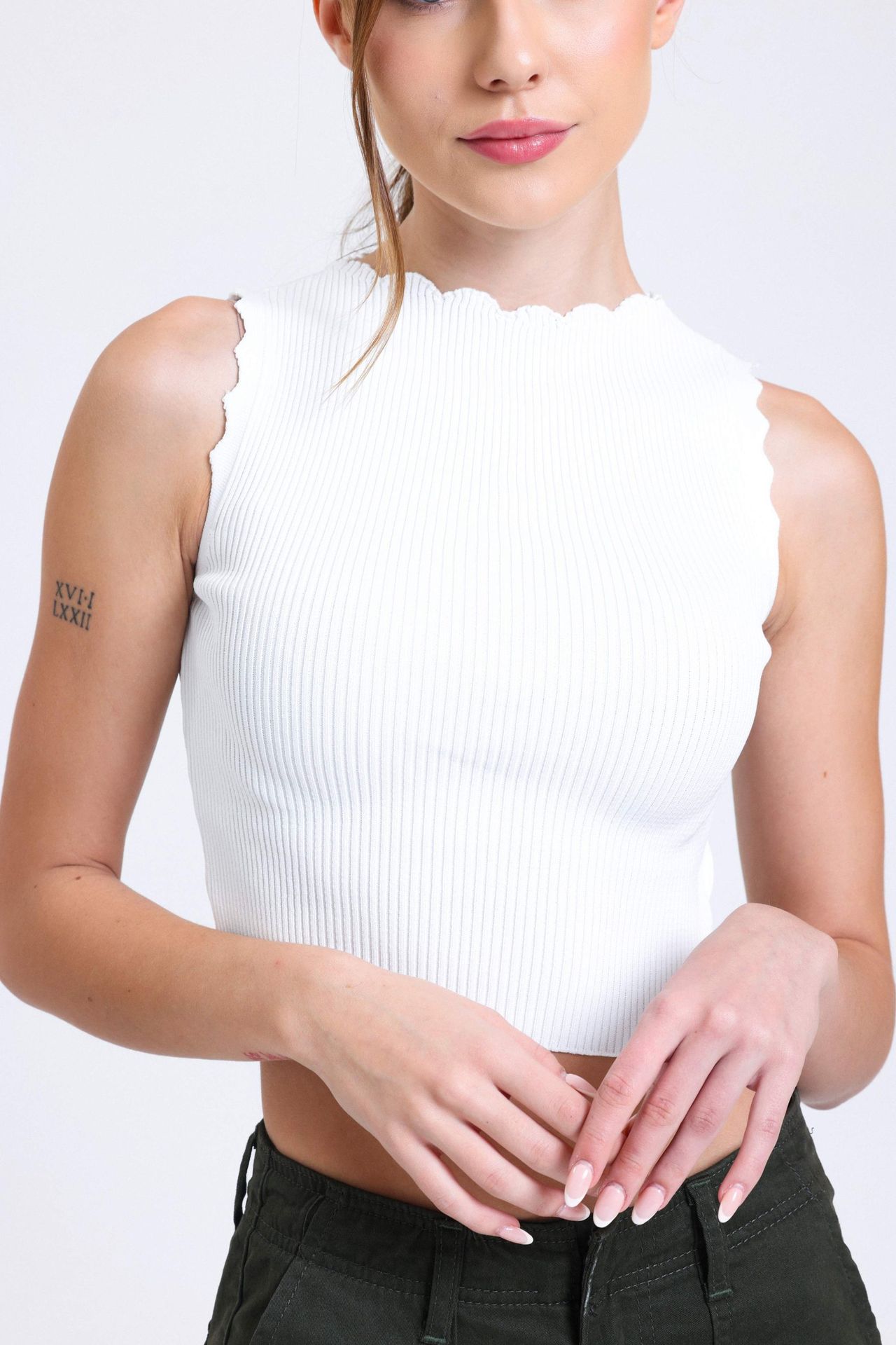 Round Neck Knitted Ribbed Crop Top with a Neck Detail