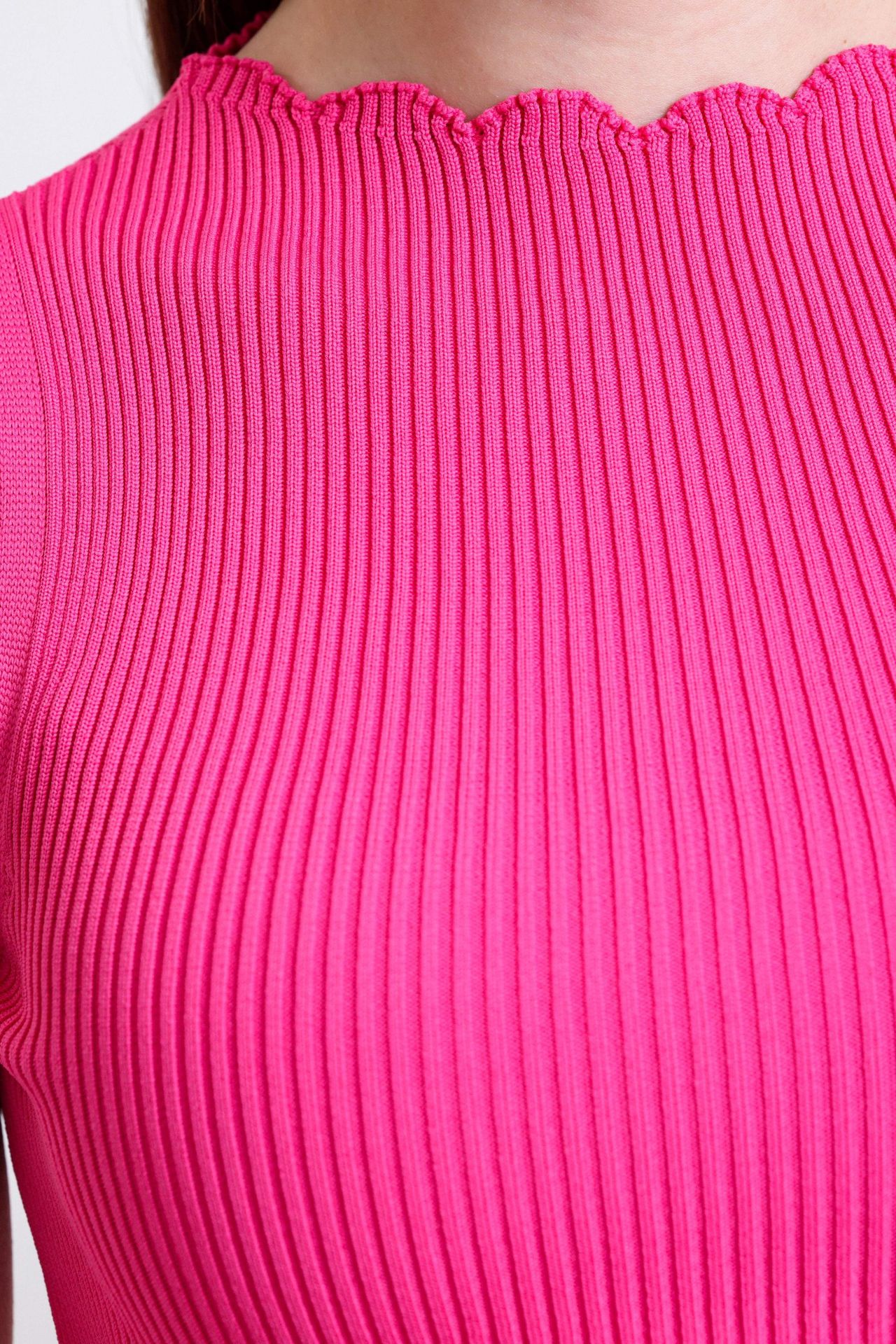 Round Neck Knitted Ribbed Crop Top with a Neck Detail
